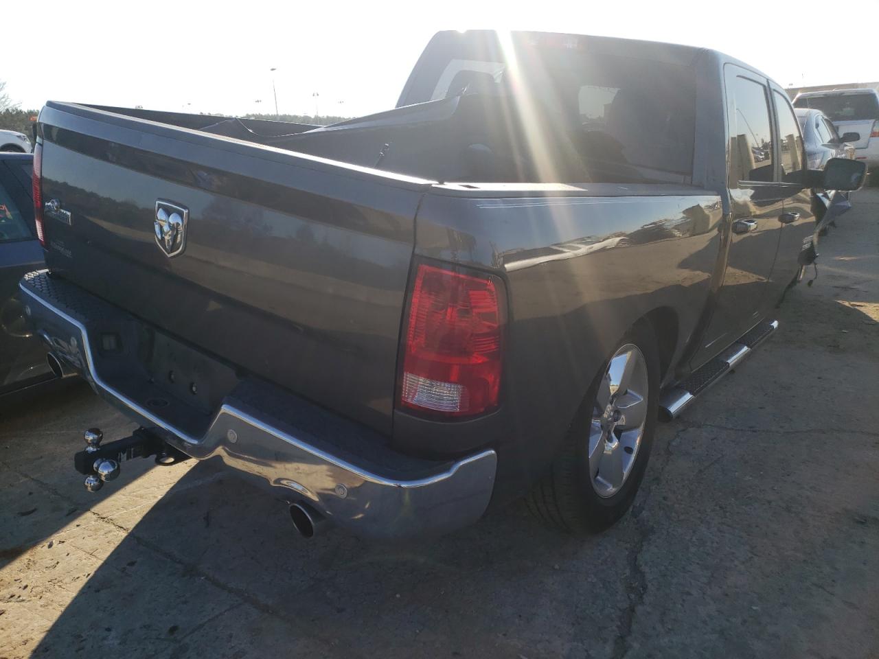Фото 4 с аукциона – 2017 RAM 1500 SLT с VIN 3C6RR6LT5HG584402