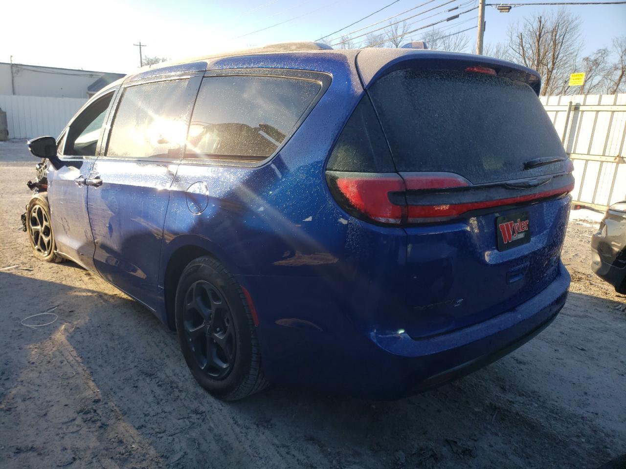 Photo 3 from auction – 2021 CHRYSLER PACIFICA with VIN 2C4RC1L76MR519210