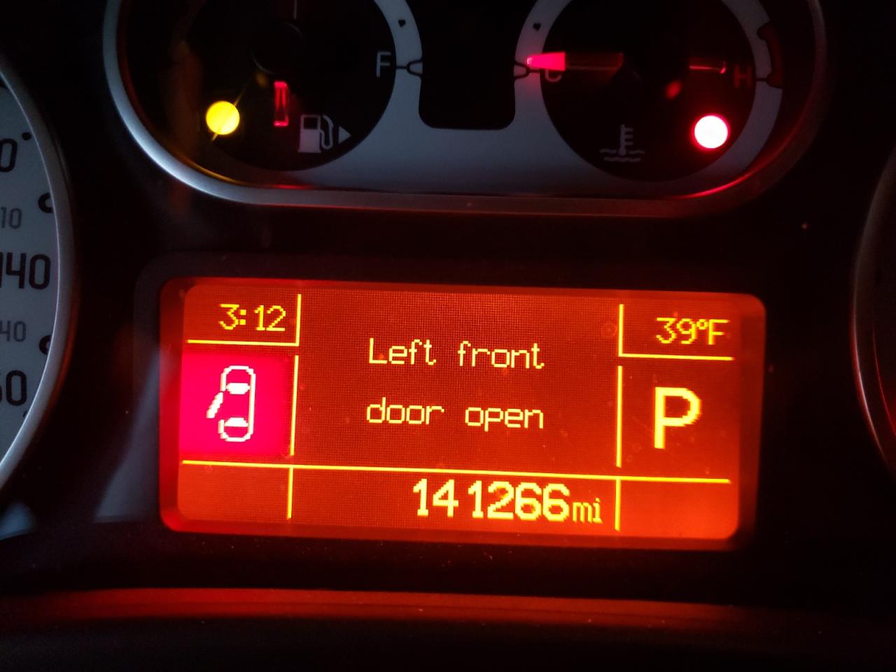 Photo 8 from auction – 2014 FIAT 500L with VIN ZFBCFADH4EZ015513