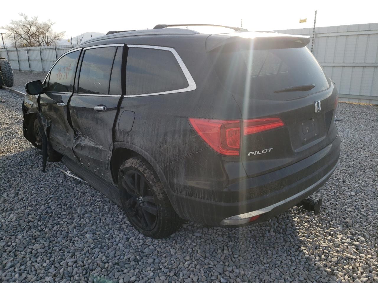 Photo 3 from auction – 2016 HONDA PILOT ELIT with VIN 5FNYF6H09GB119055