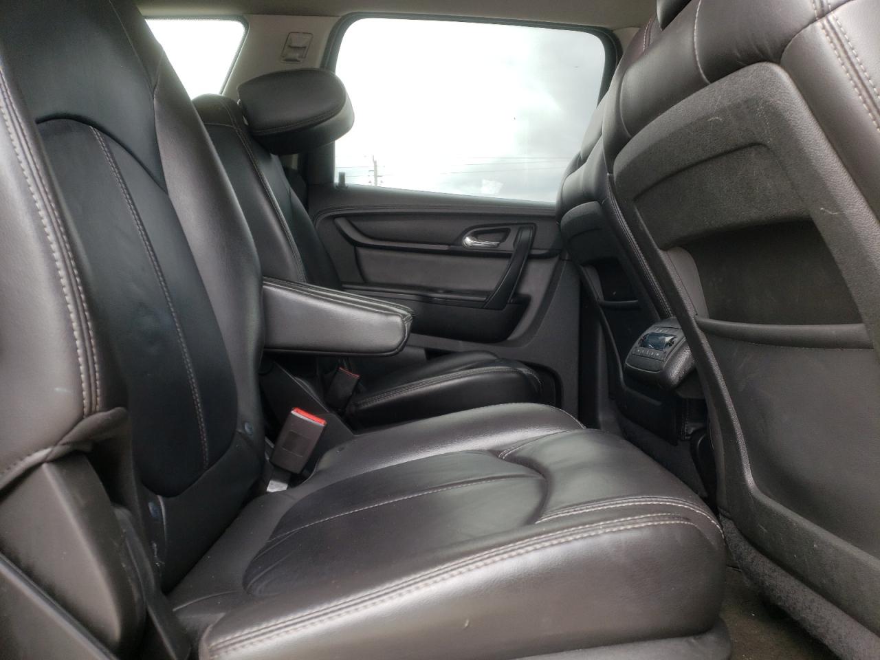 Photo 6 from auction – 2015 CHEVROLET TRAVERSE L with VIN 1GNKVHKD3FJ124914