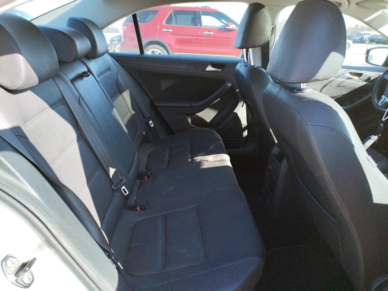 Photo 6 from auction – 2012 VOLKSWAGEN JETTA SE with VIN 3VWBP7AJ3CM383497