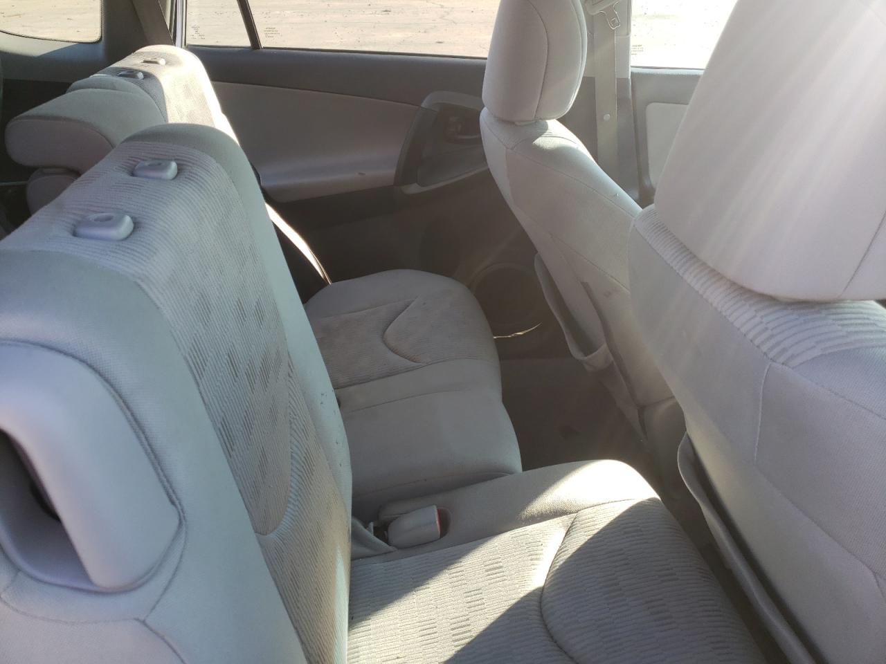 Photo 6 from auction – 2011 TOYOTA RAV4 with VIN 2T3ZF4DV1BW099462