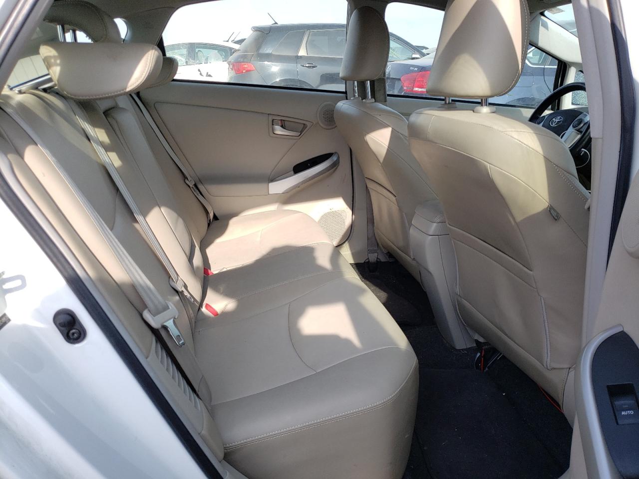 Photo 6 from auction – 2012 TOYOTA PRIUS with VIN JTDKN3DU5C1488028