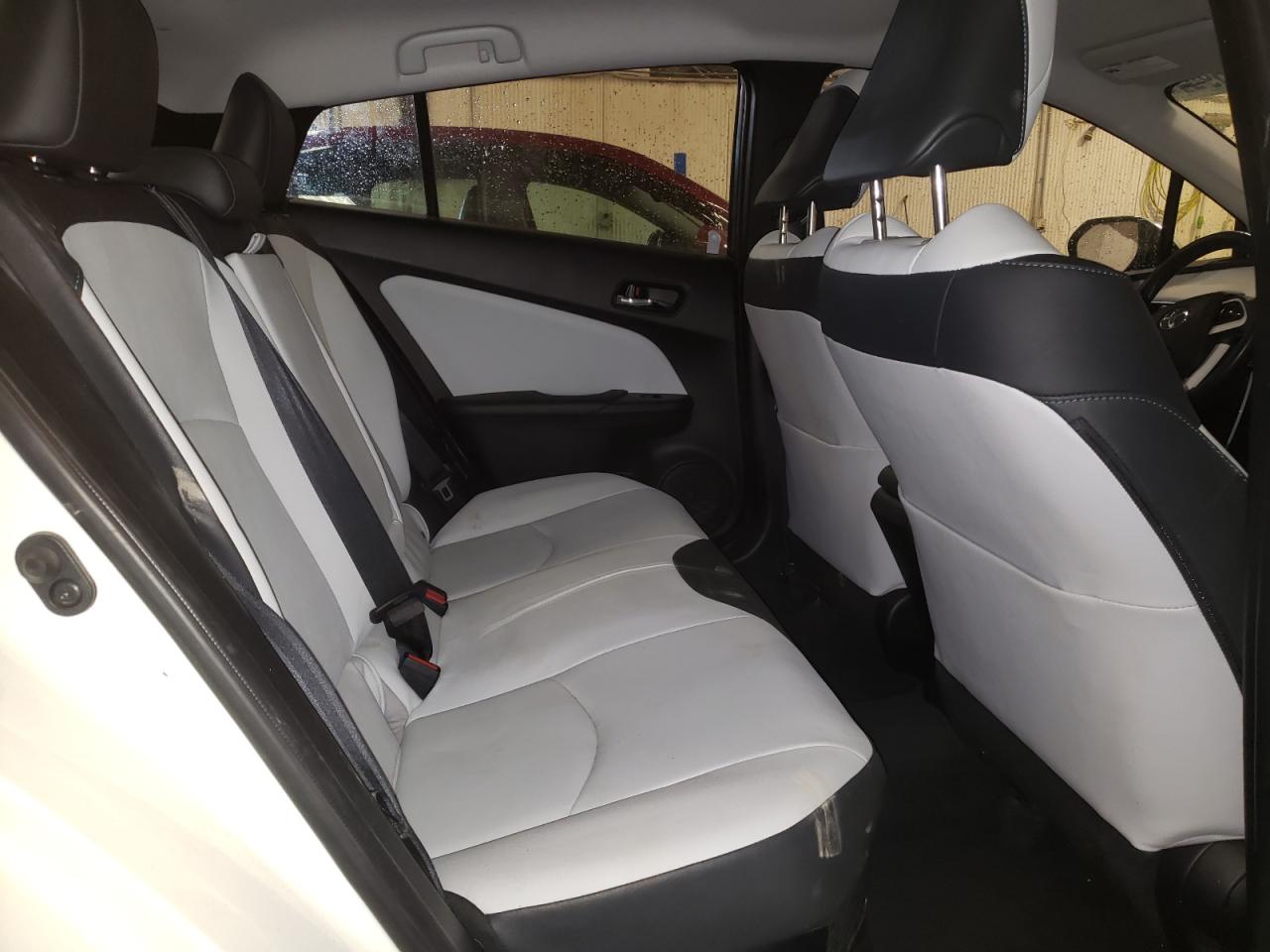 Photo 6 from auction – 2016 TOYOTA PRIUS with VIN JTDKARFU3G3028906