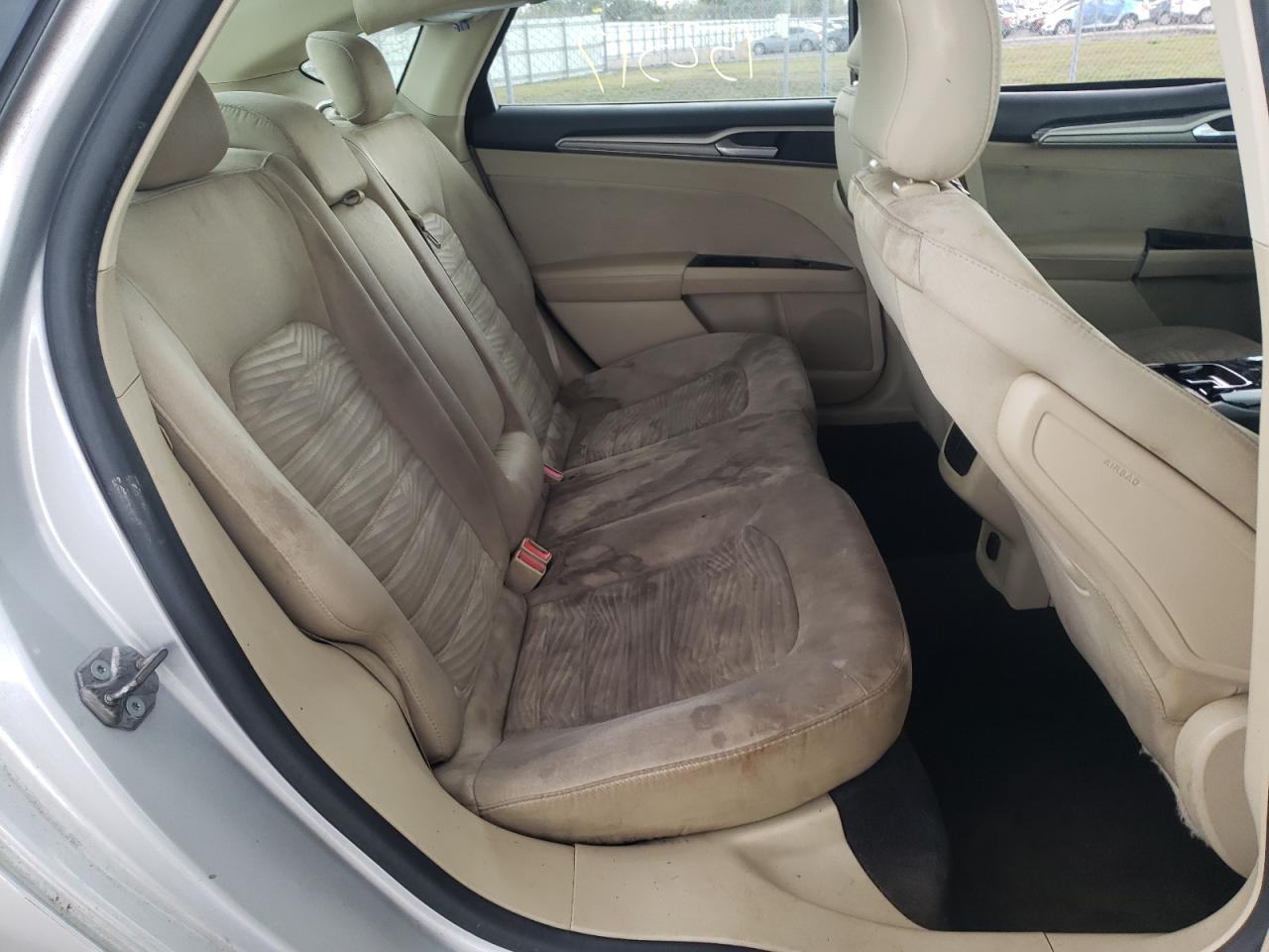 Photo 6 from auction – 2016 FORD FUSION SE with VIN 3FA6P0H77GR284833