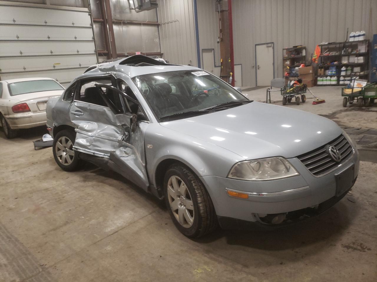 VOLKSWAGEN PASSAT GLX 2002 with VIN WVWTH63BX2P129444 - Photo from auction