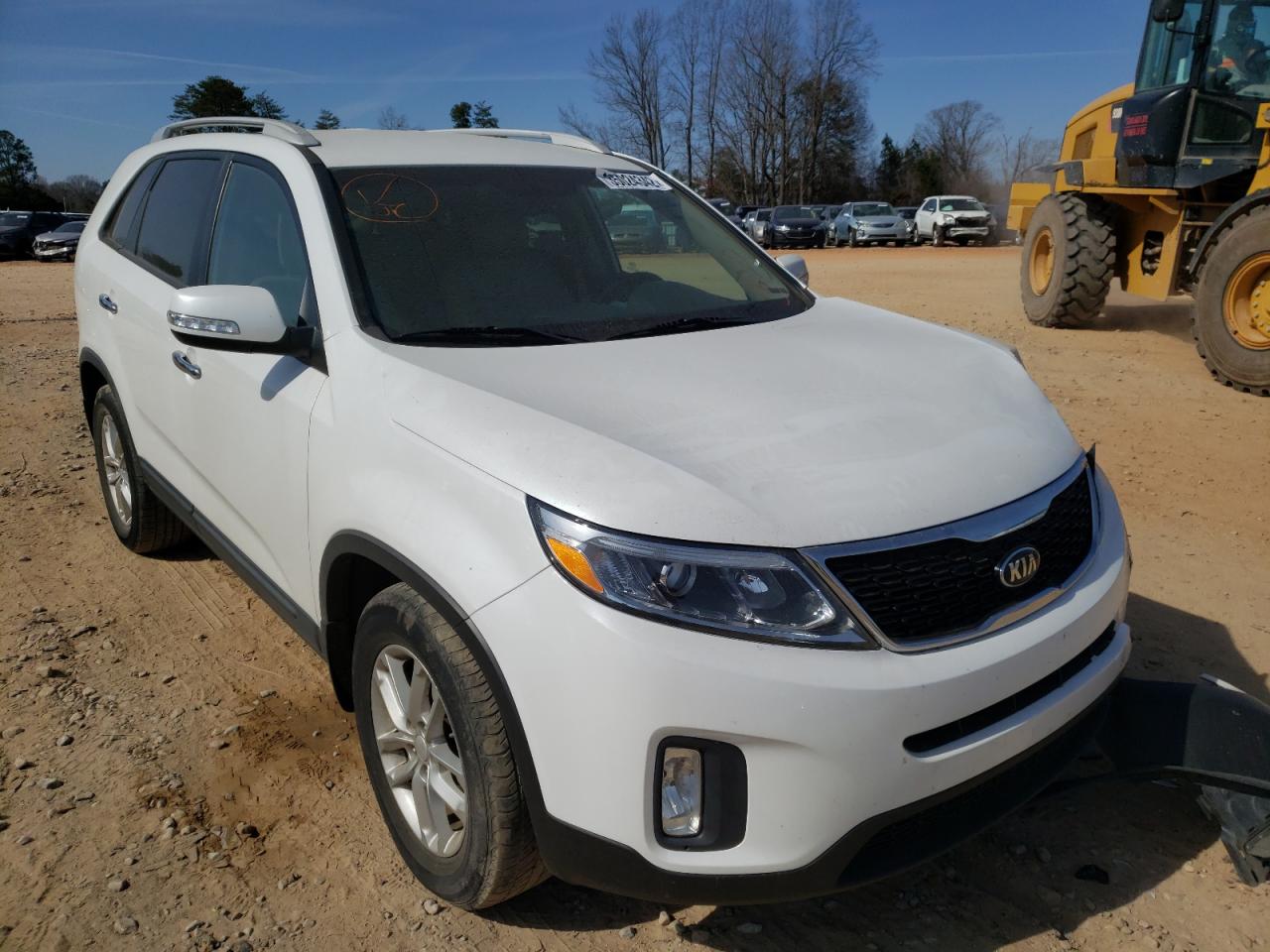 Photo 1 from auction – 2015 KIA SORENTO LX with VIN 5XYKT3A65FG647386