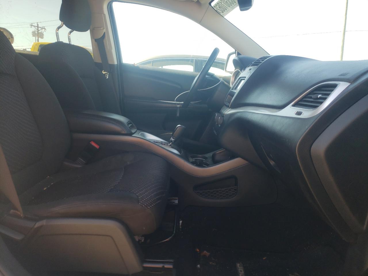 Photo 5 from auction – 2017 DODGE JOURNEY CR with VIN 3C4PDCGG5HT555466