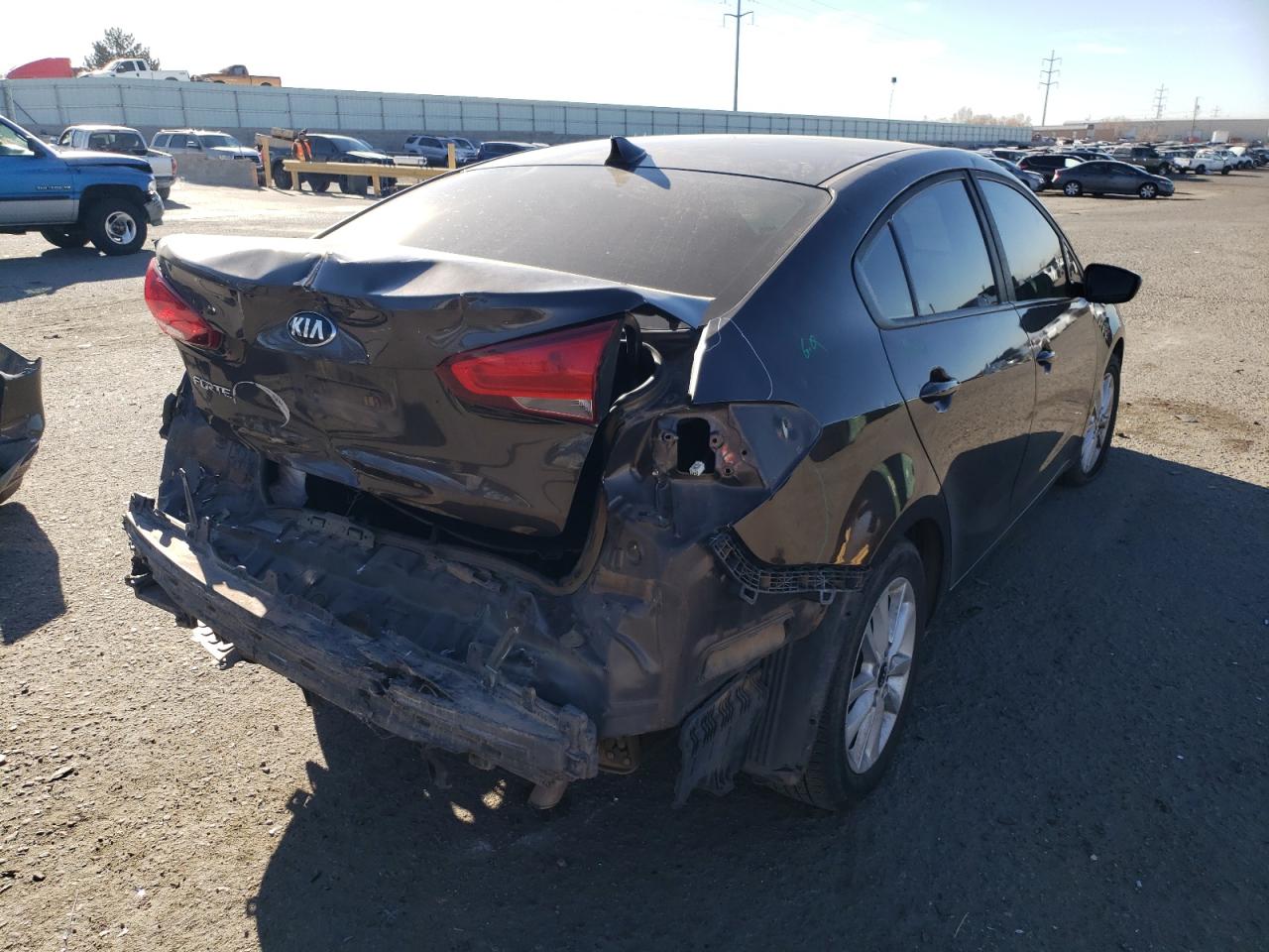 Photo 4 from auction – 2017 KIA FORTE with VIN 3KPFL4A72HE116730