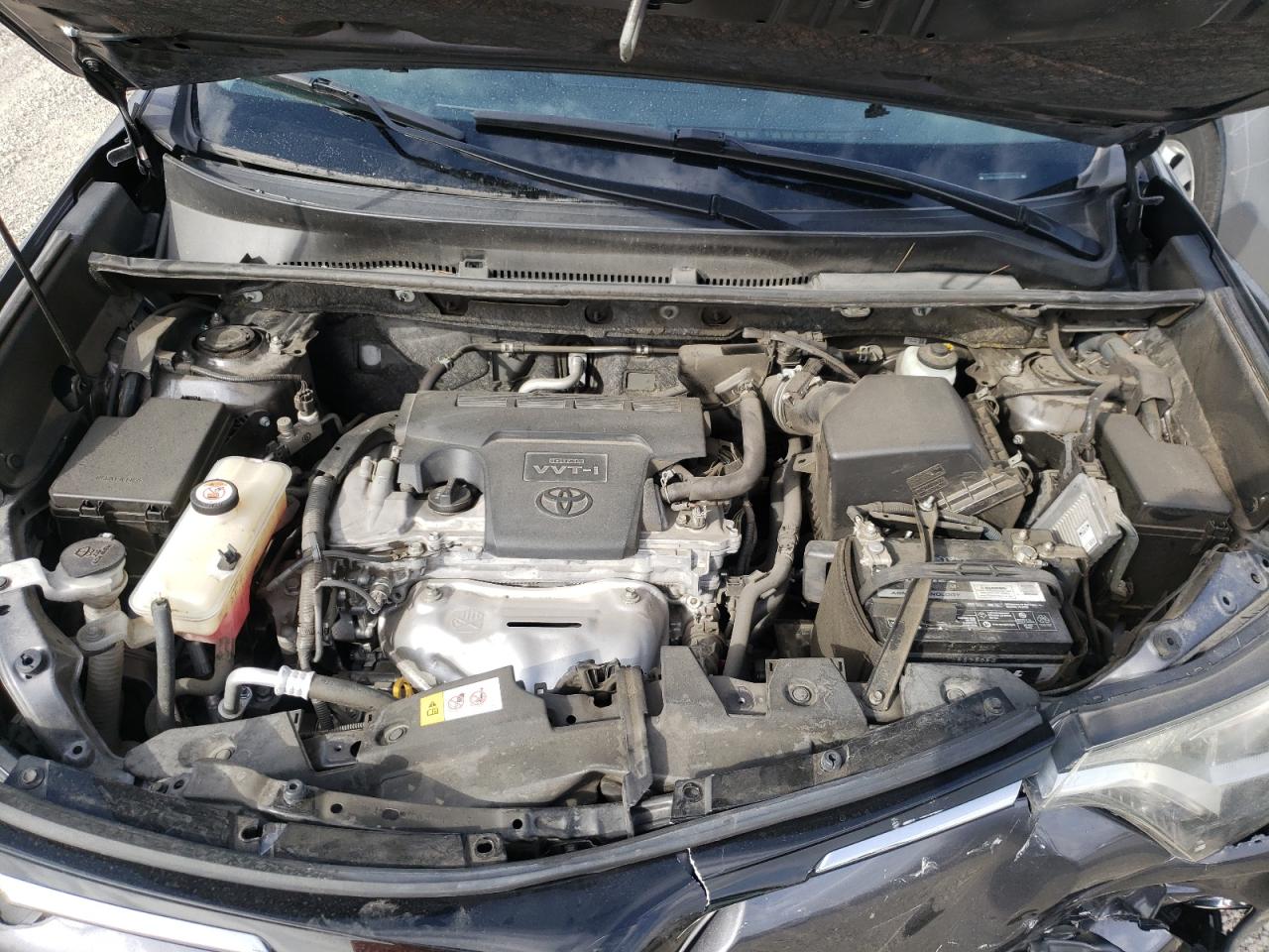 Photo 7 from auction – 2017 TOYOTA RAV4 XLE with VIN JTMWFREV7HJ101155