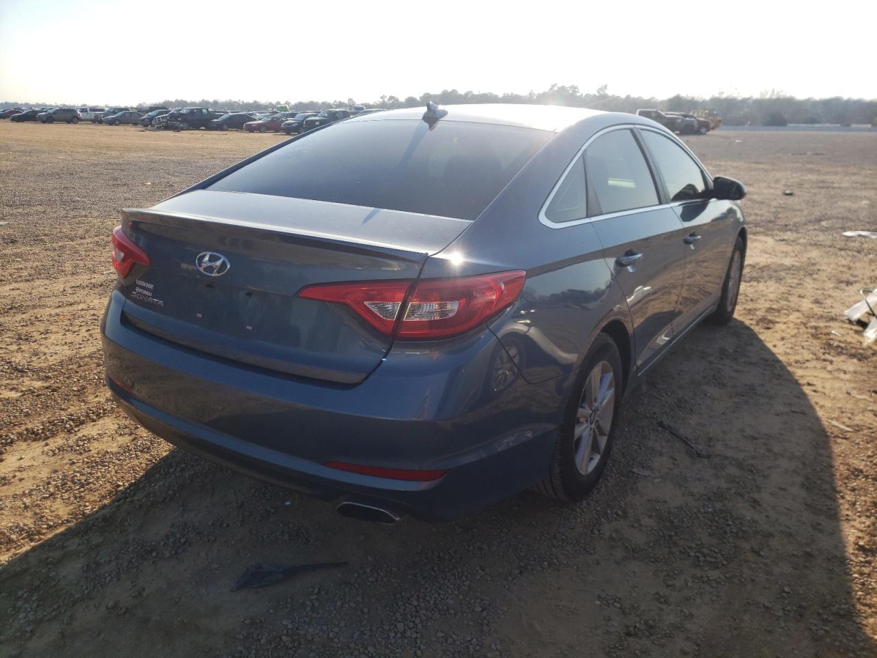 Photo 4 from auction – 2016 HYUNDAI SONATA SE with VIN 5NPE24AF2GH277143