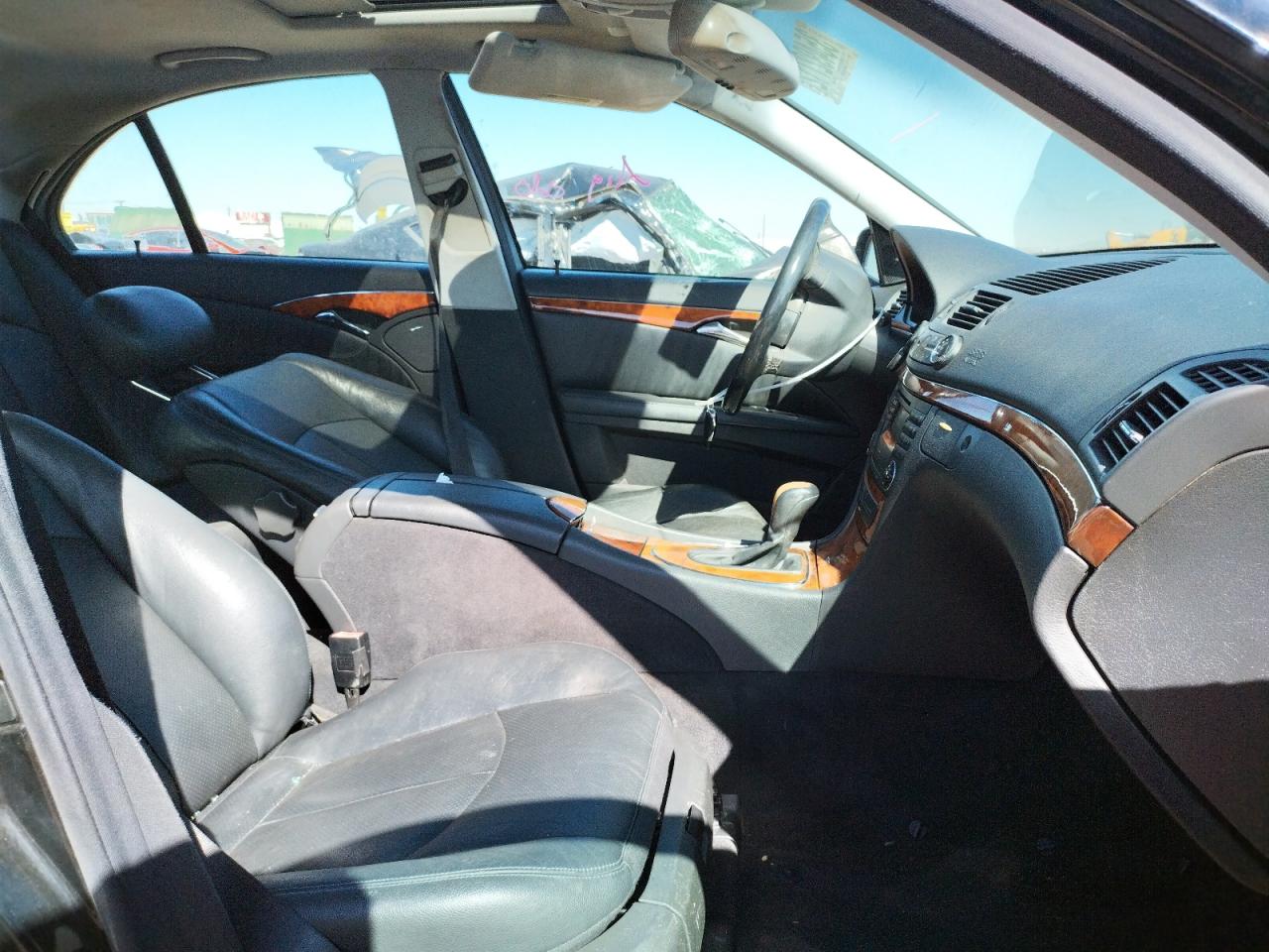 Photo 5 from auction – 2003 MERCEDES-BENZ E 320 with VIN WDBUF65JX3A144124