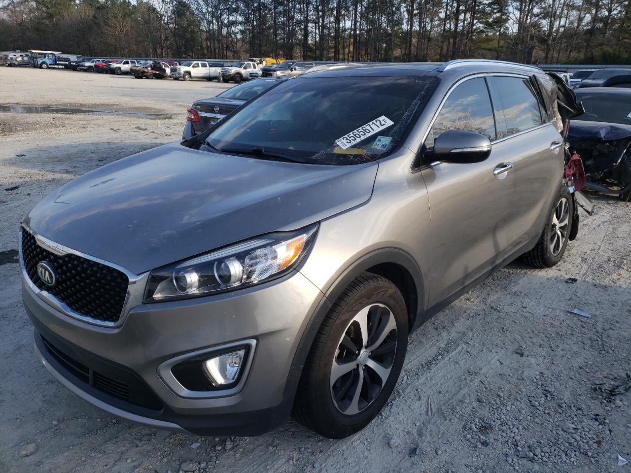 Photo 2 from auction – 2017 KIA SORENTO EX with VIN 5XYPH4A56HG230933