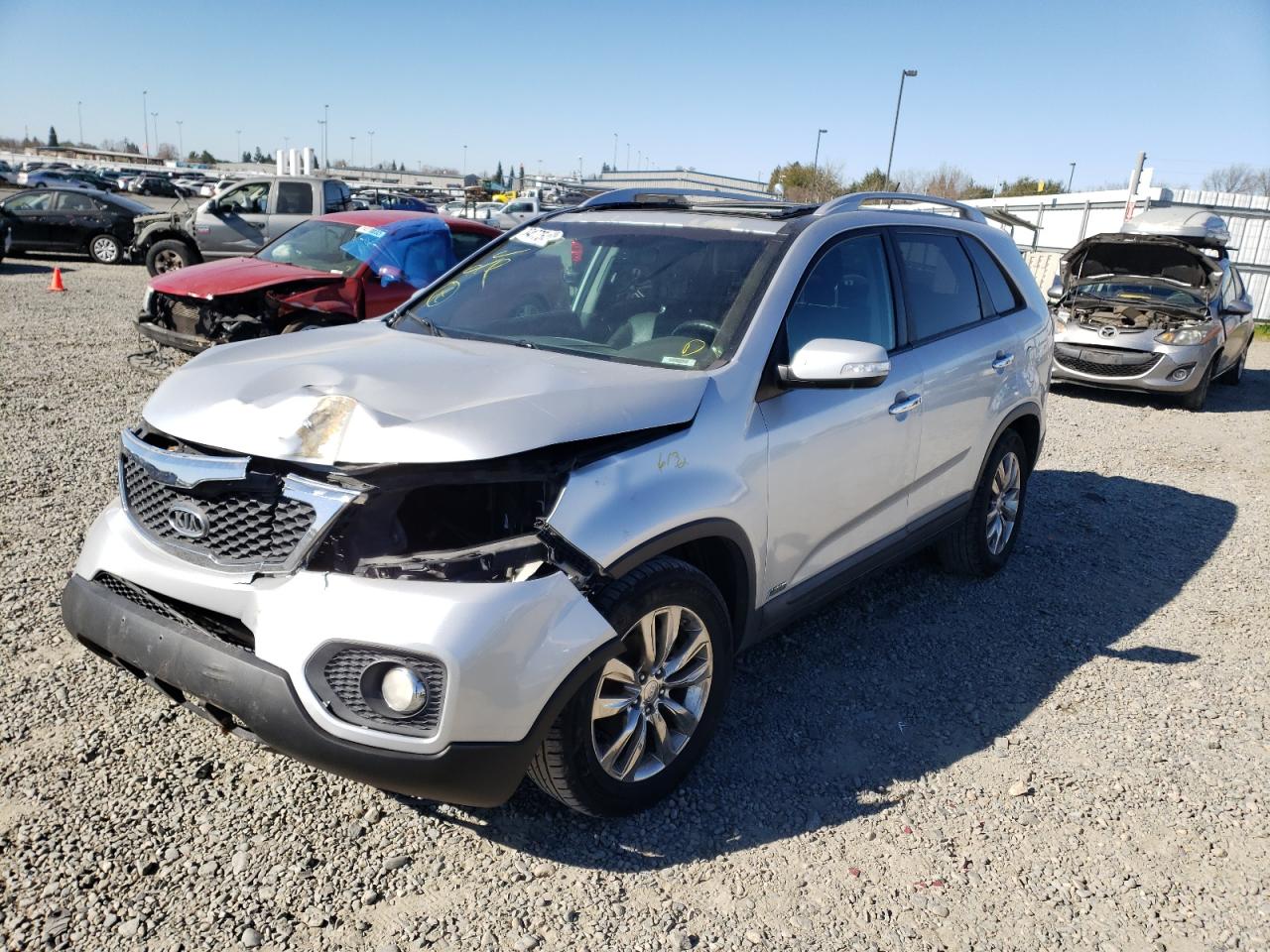 Photo 2 from auction – 2011 KIA SORENTO EX with VIN 5XYKUDA22BG044910