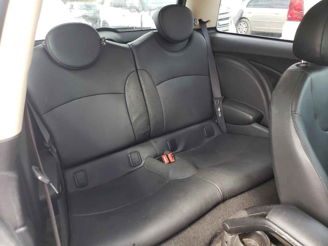 Photo 6 from auction – 2011 MINI COOPER with VIN WMWSU3C54BTX96532