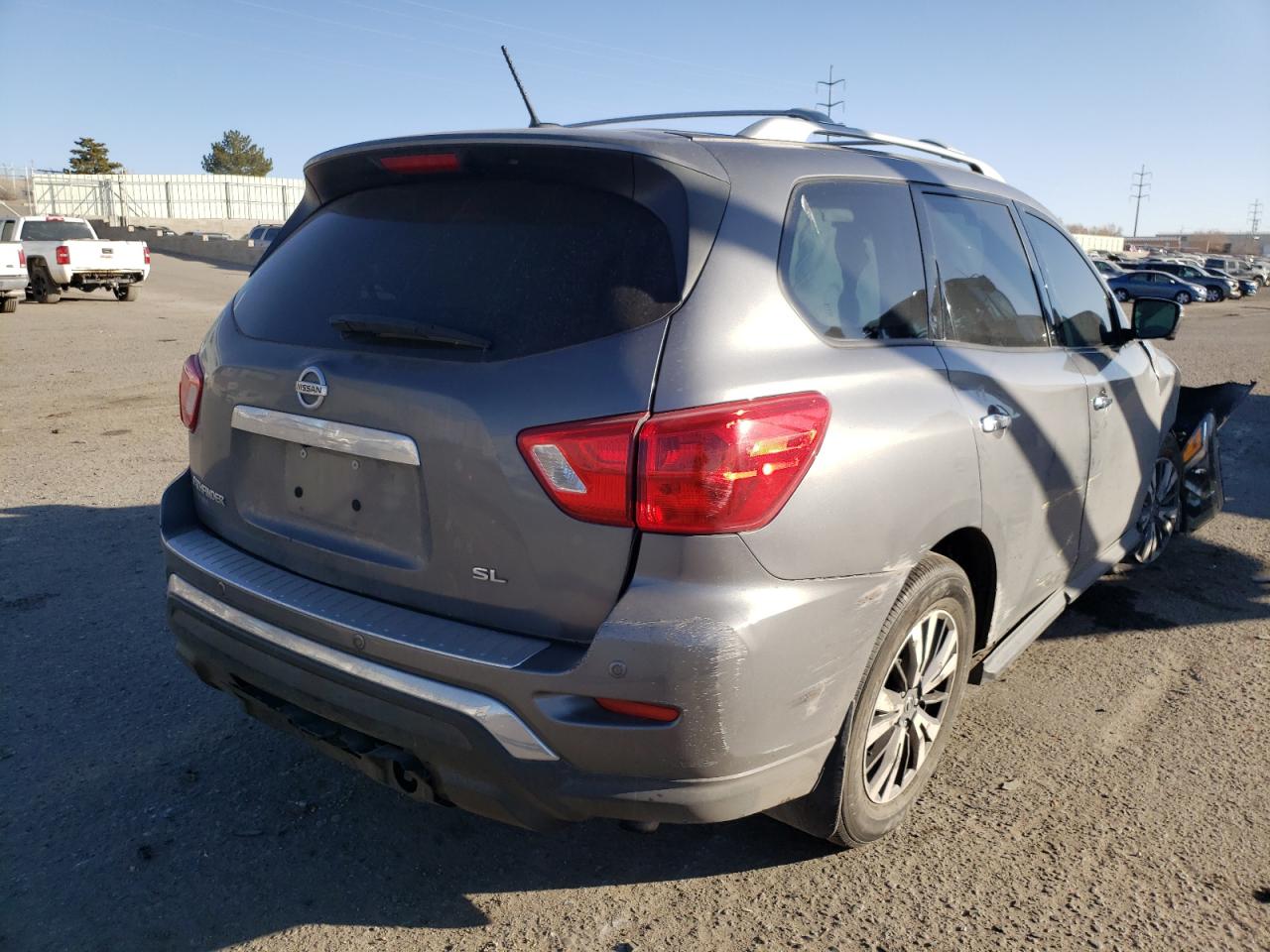 Photo 4 from auction – 2017 NISSAN PATHFINDER with VIN 5N1DR2MN3HC602356