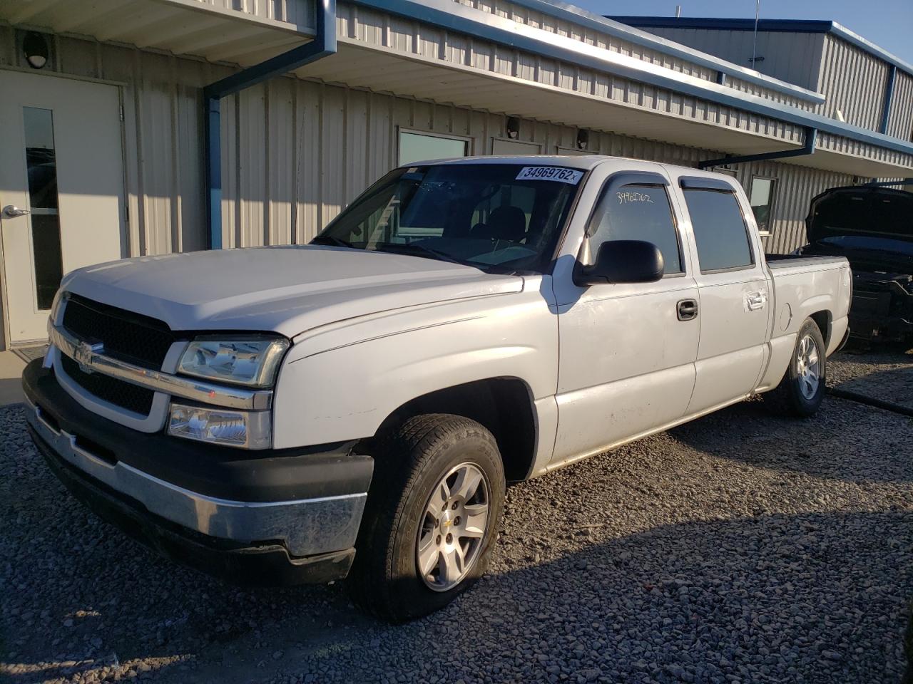 Photo 2 from auction – 2005 CHEVROLET SILVERADO with VIN 2GCEC13T851135912
