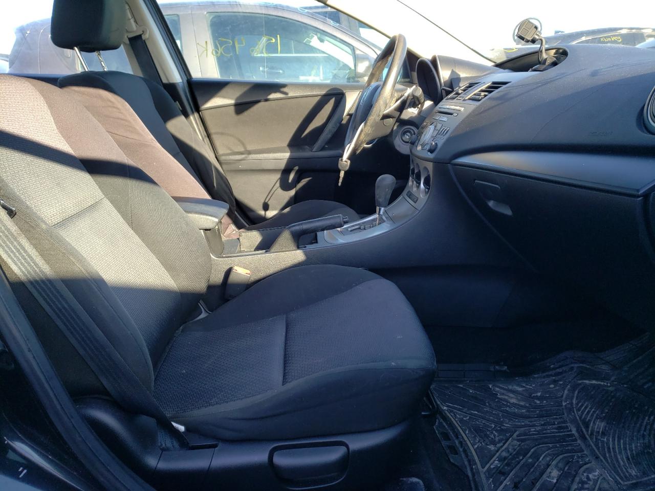 Photo 5 from auction – 2010 MAZDA 3 I with VIN JM1BL1SF4A1110231