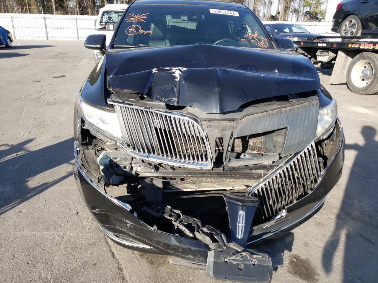 Photo 9 from auction – 2014 LINCOLN MKT with VIN 2LMHJ5NK8EBL57732