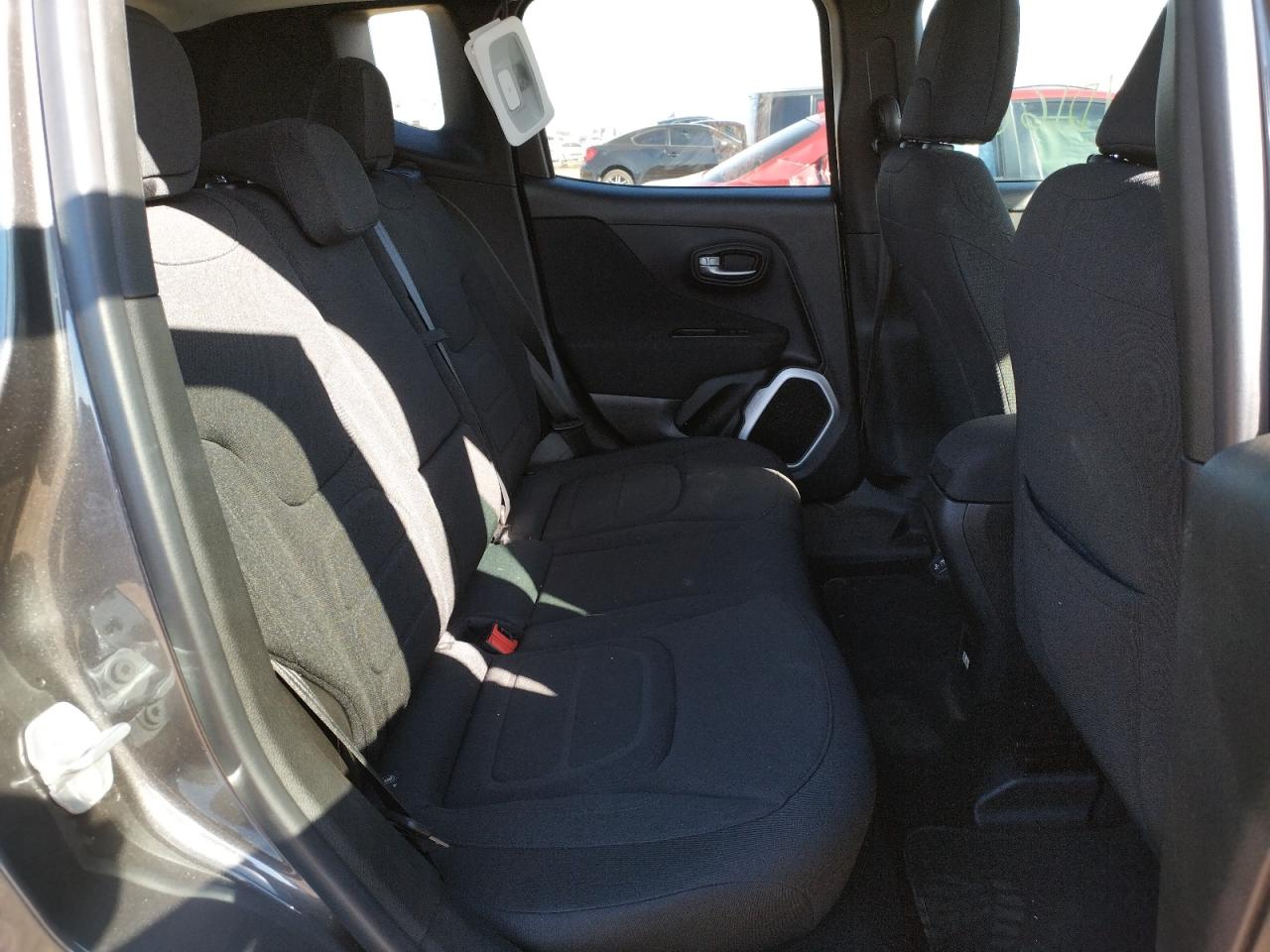 Photo 6 from auction – 2018 JEEP RENEGADE L with VIN ZACCJABB4JPH24218