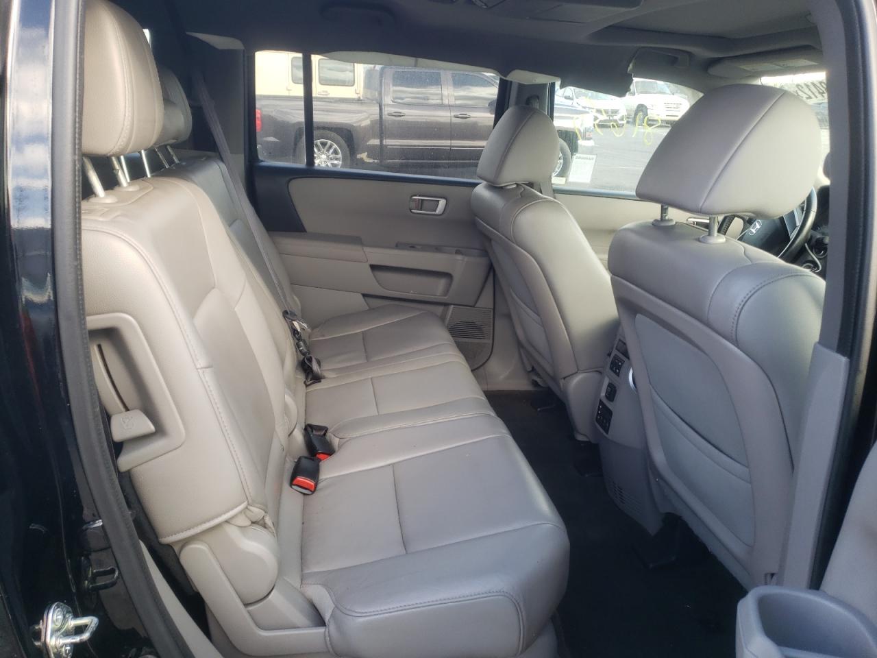 Photo 6 from auction – 2015 HONDA PILOT EXL with VIN 5FNYF3H64FB016238