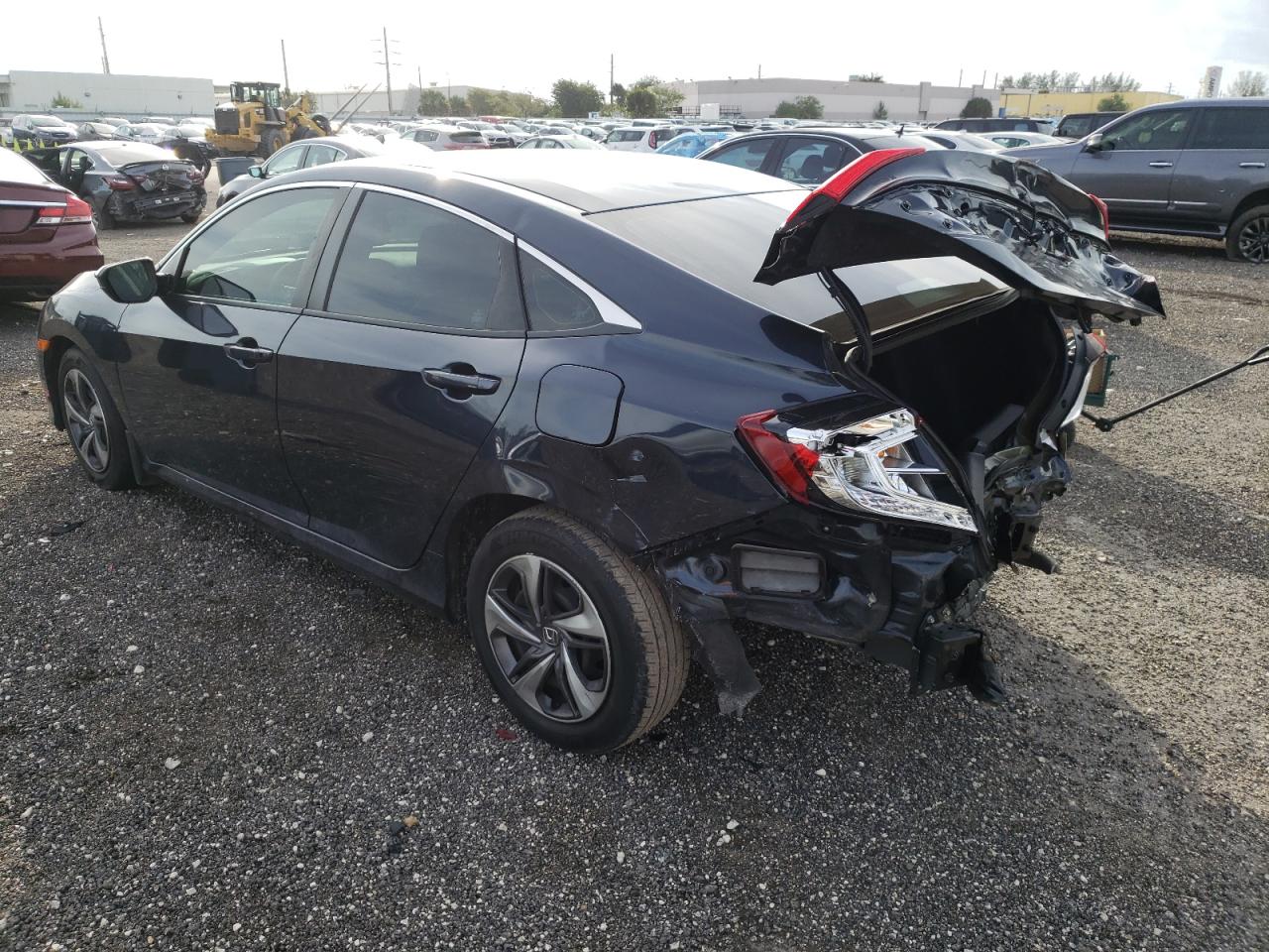 Photo 3 from auction – 2019 HONDA CIVIC LX with VIN 2HGFC2F67KH584339