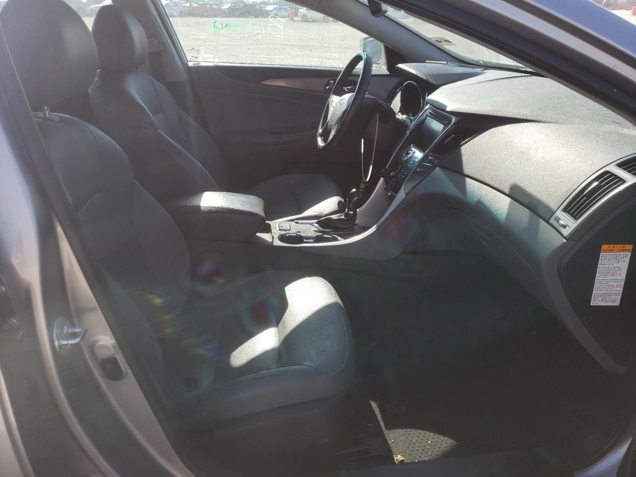 Photo 5 from auction – 2014 HYUNDAI SONATA HYB with VIN KMHEC4A43EA105182