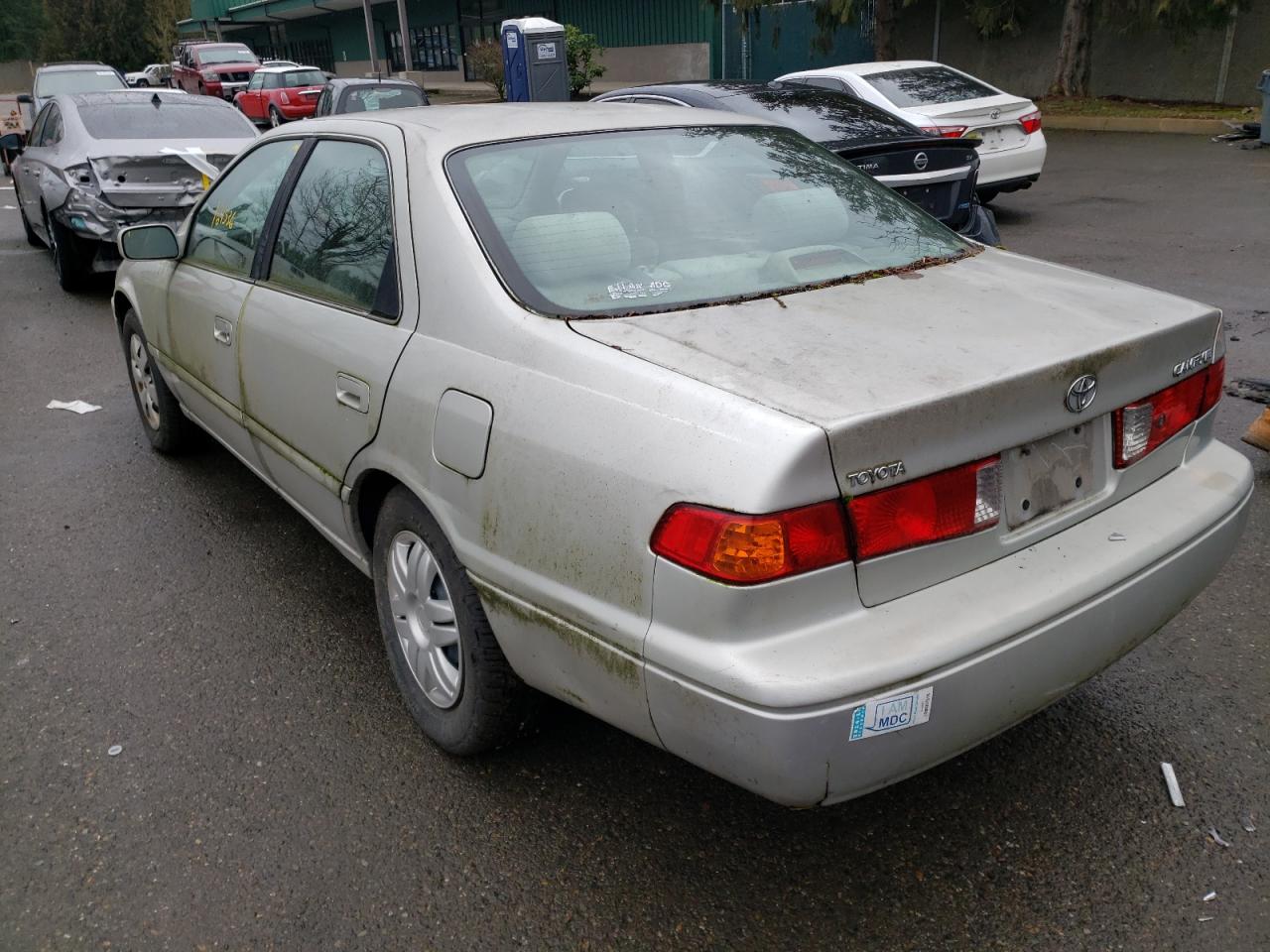Photo 3 from auction – 2001 TOYOTA CAMRY CE with VIN 4T1BG22K01U048764