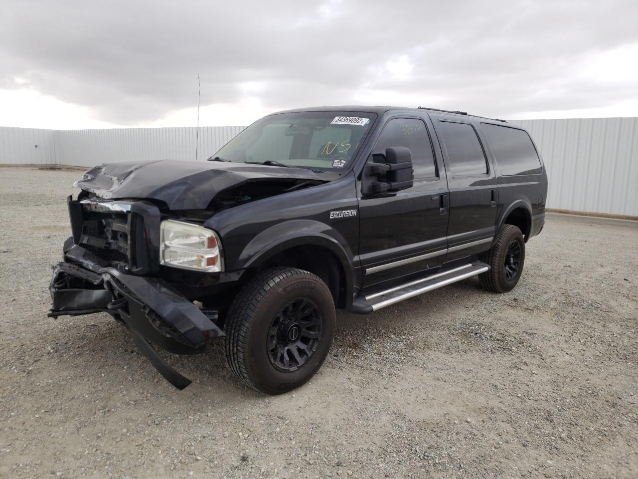 Photo 2 from auction – 2005 FORD EXCURSION with VIN 1FMSU43P75ED42371
