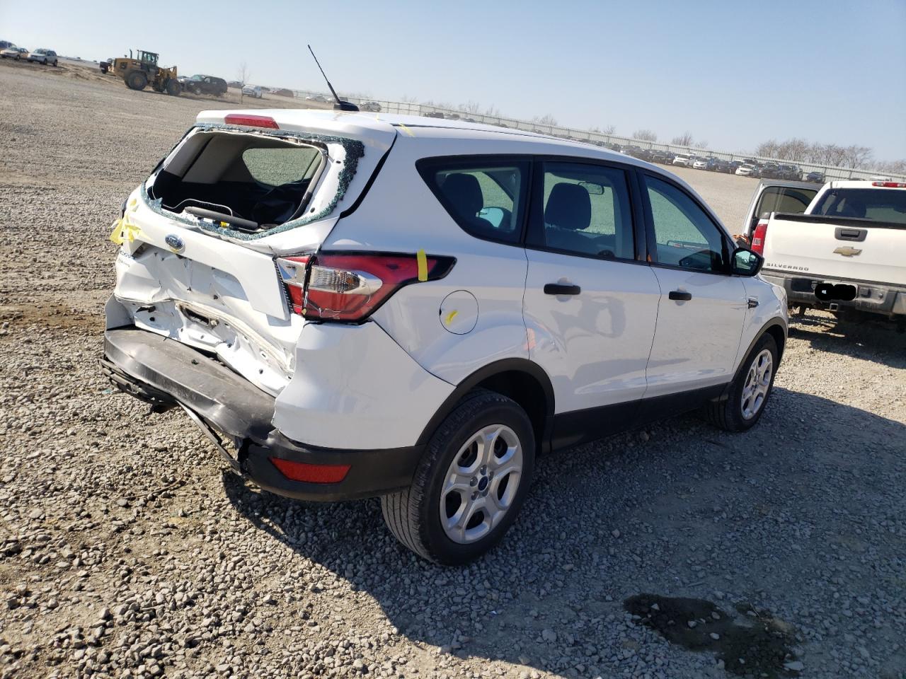 Photo 4 from auction – 2017 FORD ESCAPE S with VIN 1FMCU0F70HUB85897