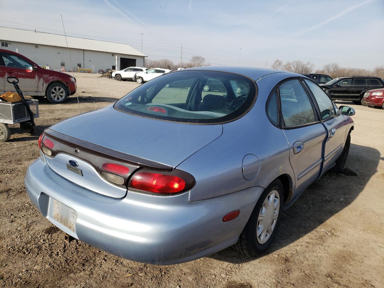 صورة رقم 4 من المزاد - 1998 FORD TAURUS SE مع VIN 1FAFP52U7WG217246