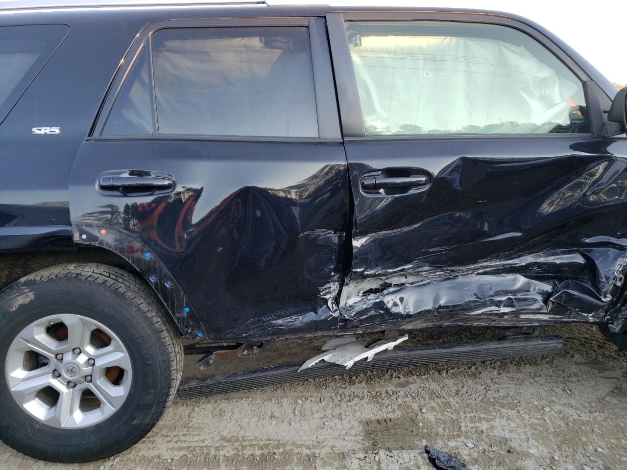Photo 9 from auction – 2018 TOYOTA 4RUNNER SR with VIN JTEBU5JR8J5568892