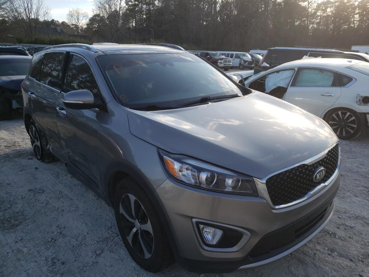 Photo 1 from auction – 2017 KIA SORENTO EX with VIN 5XYPH4A56HG230933