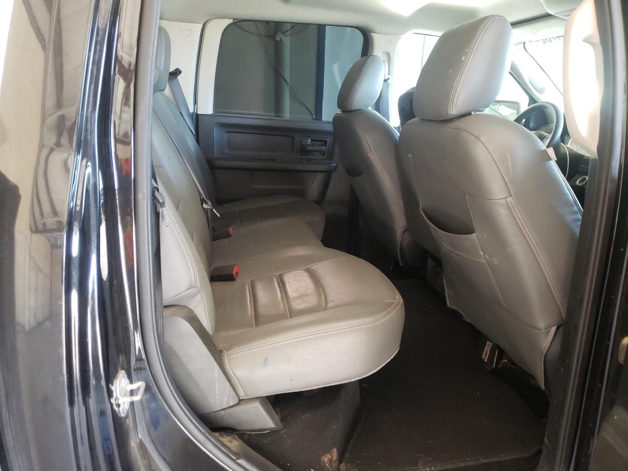 Photo 6 from auction – 2015 RAM 1500 ST with VIN 3C6RR7KT6FG676588