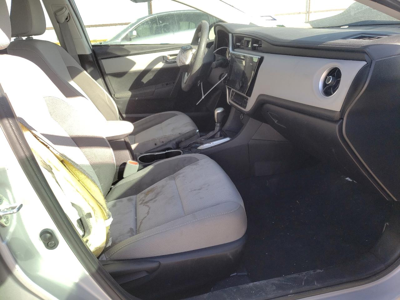 Photo 5 from auction – 2017 TOYOTA COROLLA L with VIN 5YFBURHE8HP682967