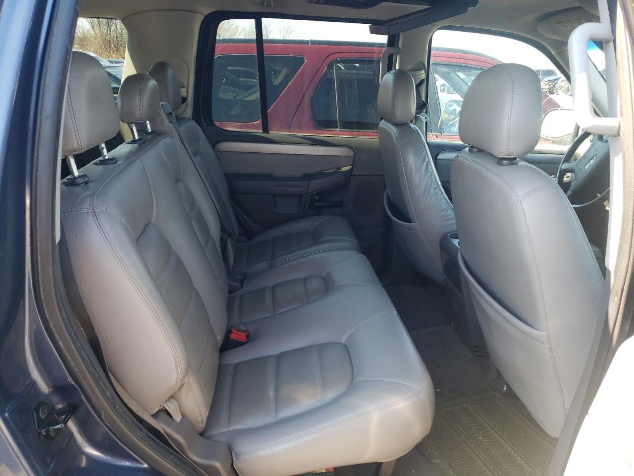 Photo 6 from auction – 2004 FORD EXPLORER X with VIN 1FMZU63K74ZB44427