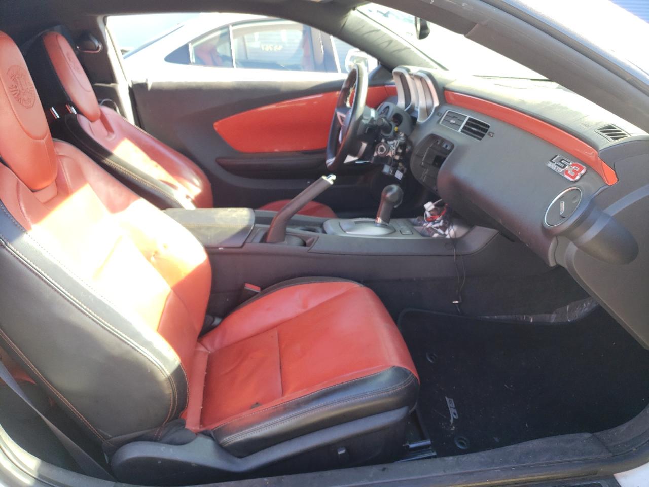 Photo 5 from auction – 2011 CHEVROLET CAMARO 2SS with VIN 2G1FK1EJ7B9128412