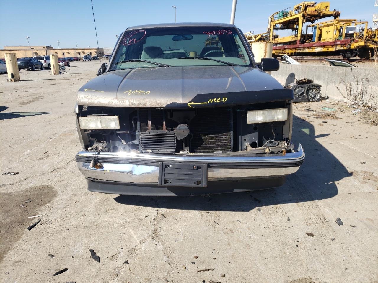 Photo 9 from auction – 1998 CHEVROLET GMT-400 C1 with VIN 2GCEC19R6W1120693