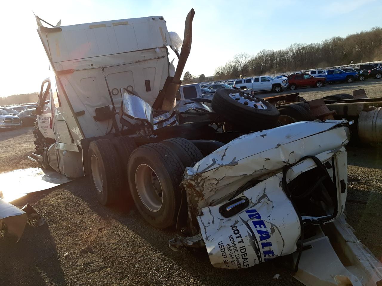 Photo 3 from auction – 2018 INTERNATIONAL LT625 with VIN 3HSDZAPR0JN171638