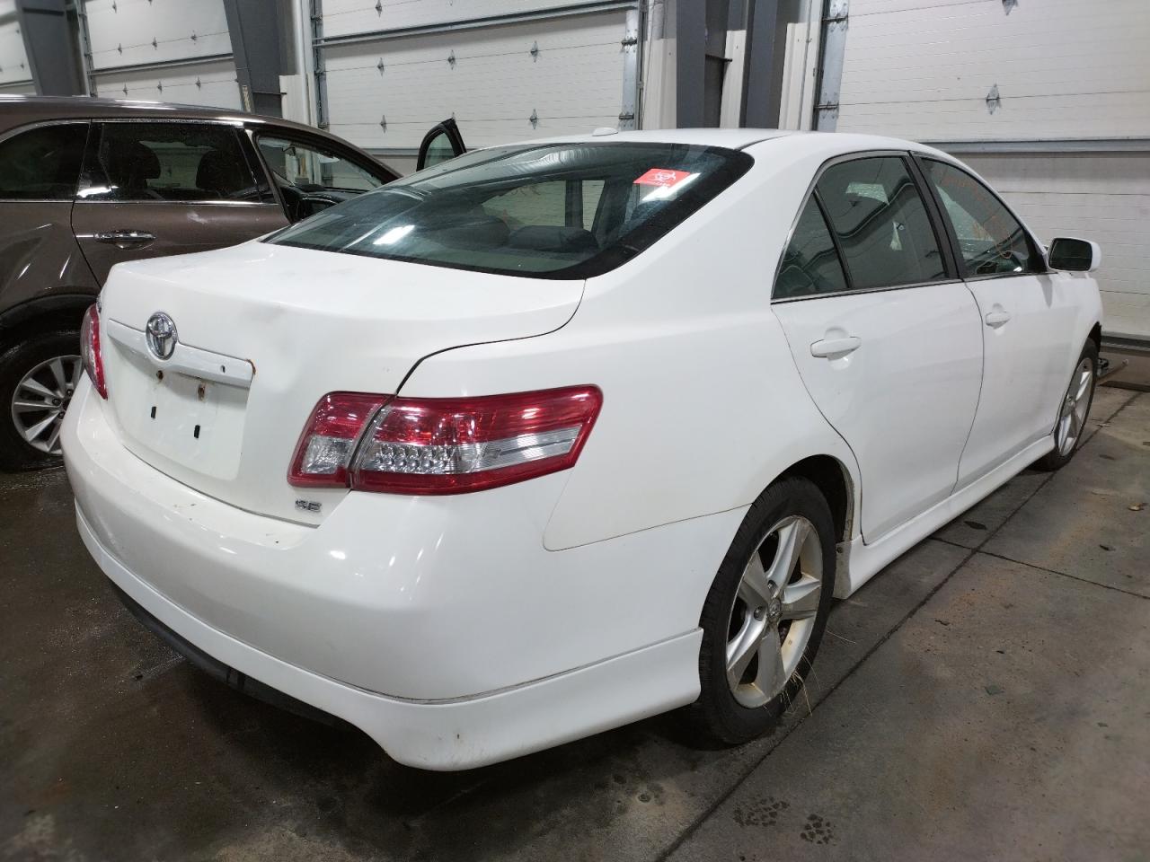 Photo 4 from auction – 2010 TOYOTA CAMRY BASE with VIN 4T1BF3EK8AU507821