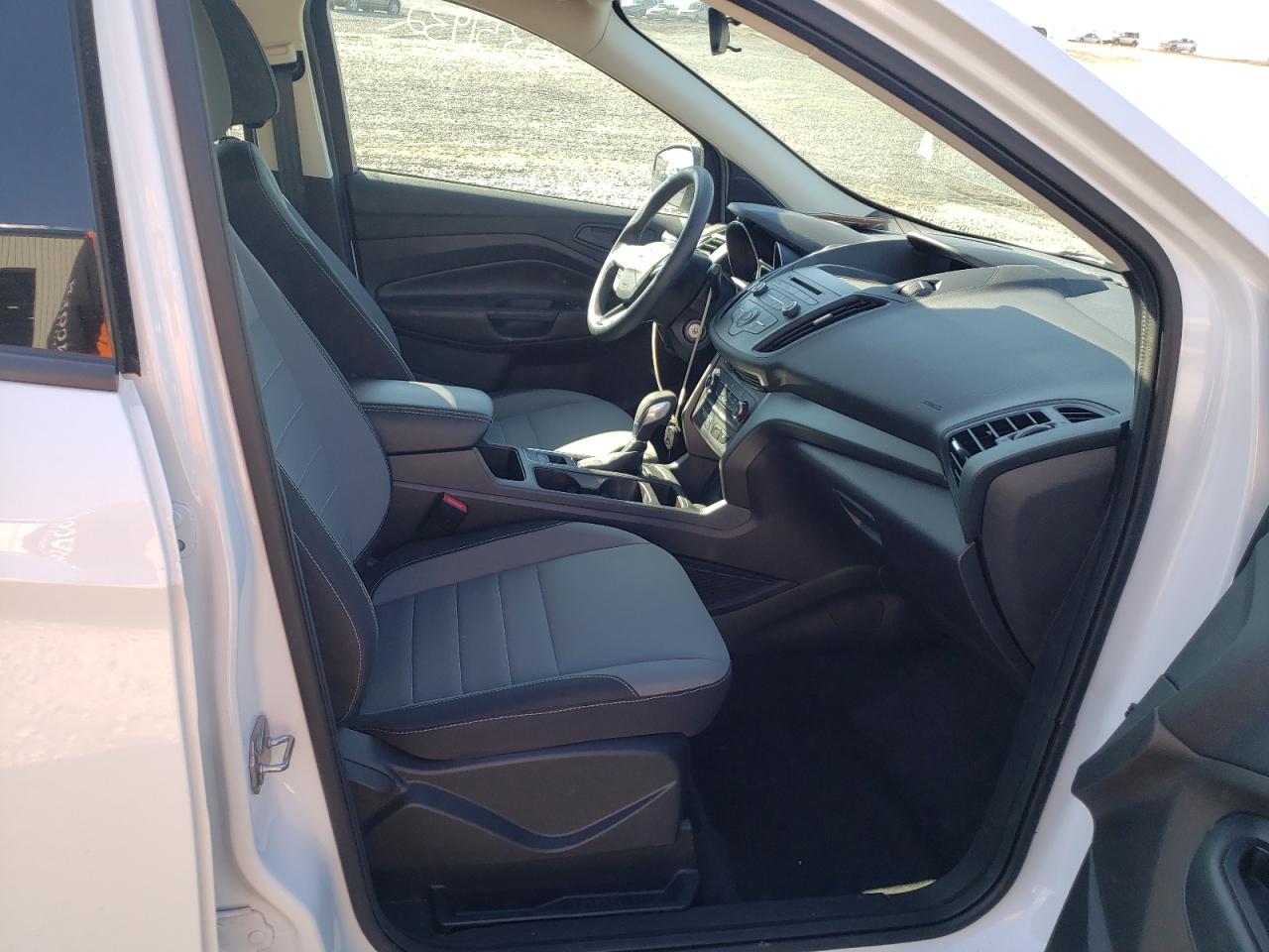 صورة رقم 5 من المزاد - 2017 FORD ESCAPE S مع VIN 1FMCU0F70HUB85897