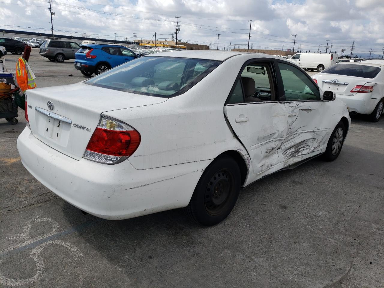 Photo 4 from auction – 2005 TOYOTA CAMRY LE with VIN 4T1BE32K65U530902
