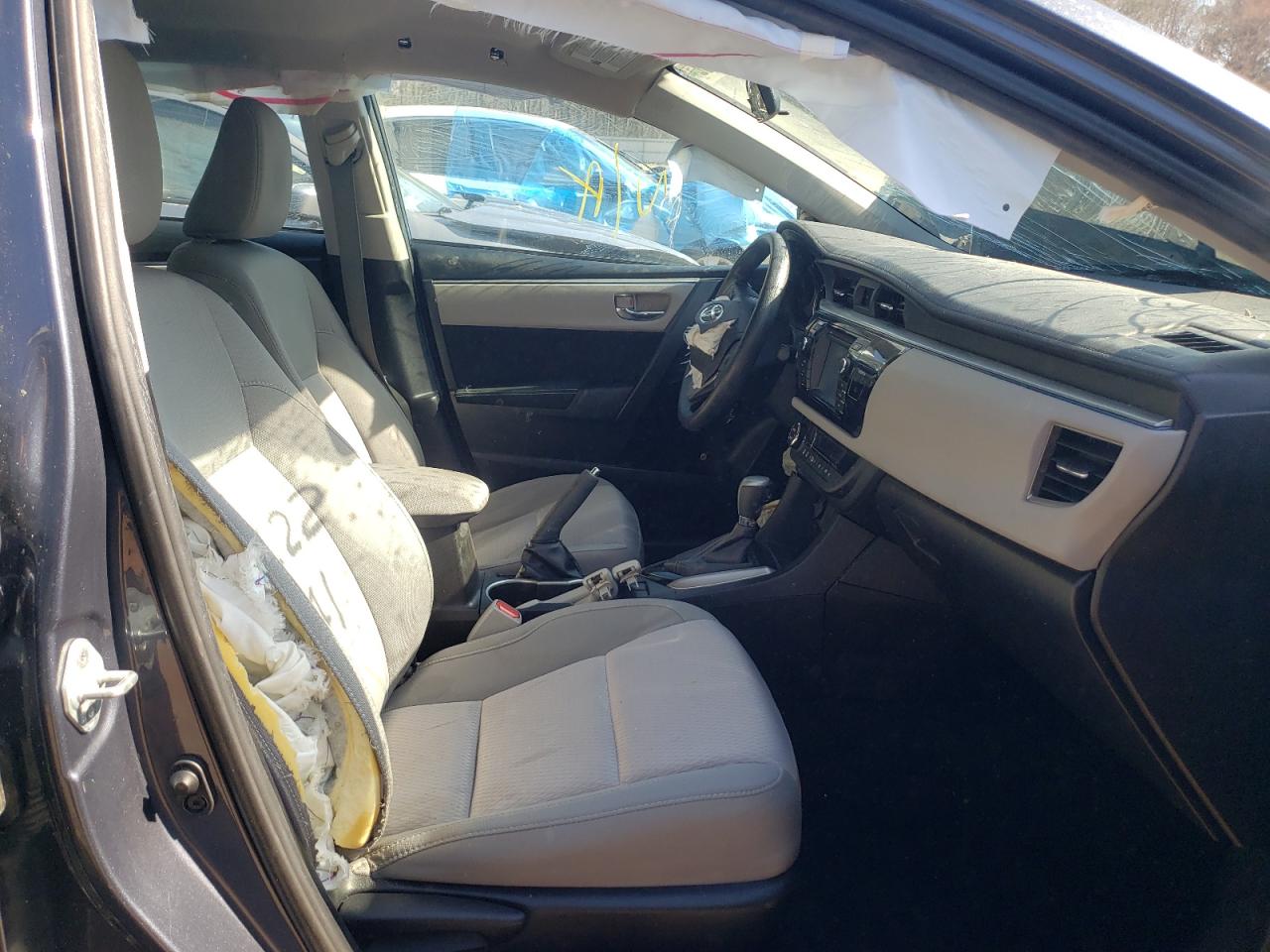 Photo 5 from auction – 2015 TOYOTA COROLLA L with VIN 5YFBURHE3FP317741