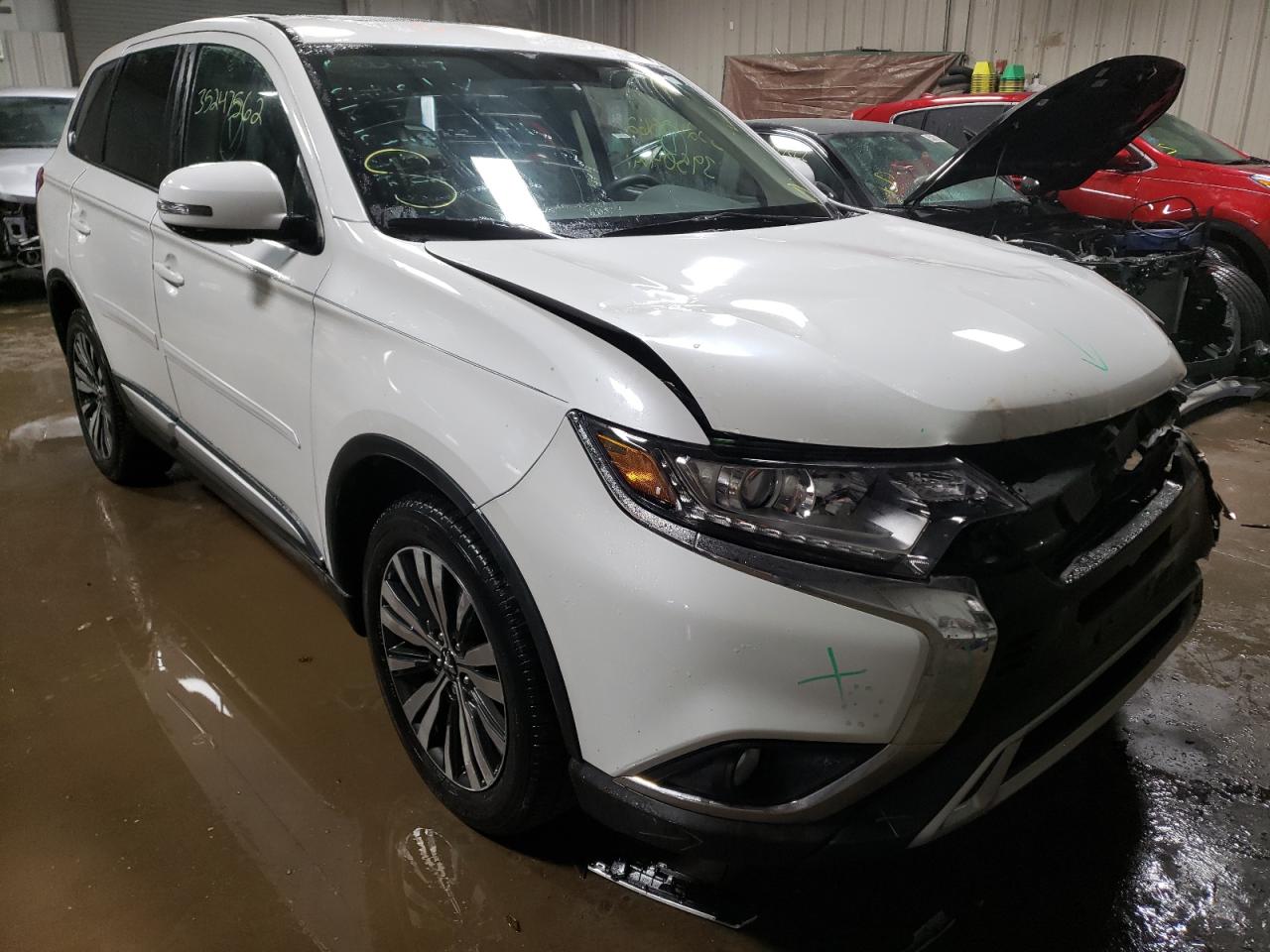 Photo 1 from auction – 2019 MITSUBISHI OUTLANDER with VIN JA4AZ3A34KZ007269