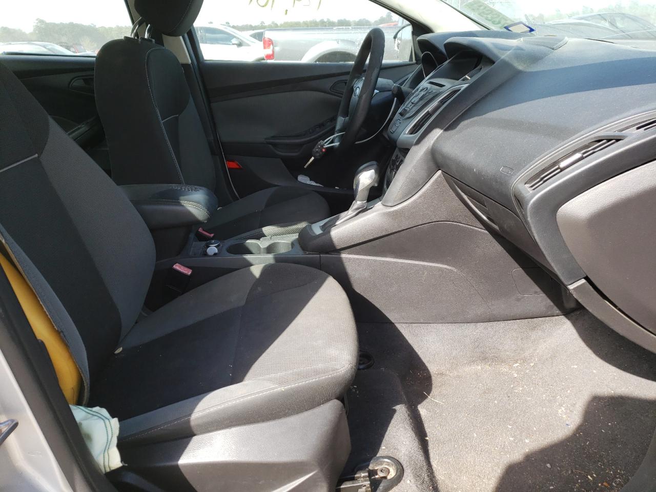 Photo 5 from auction – 2012 FORD FOCUS SE with VIN 1FAHP3F22CL153805