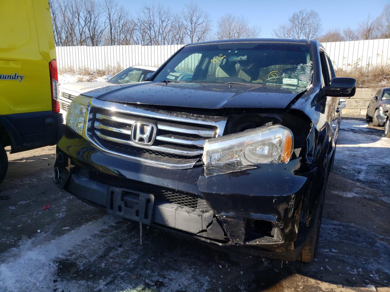Photo 9 from auction – 2015 HONDA PILOT SE with VIN 5FNYF4H31FB063089