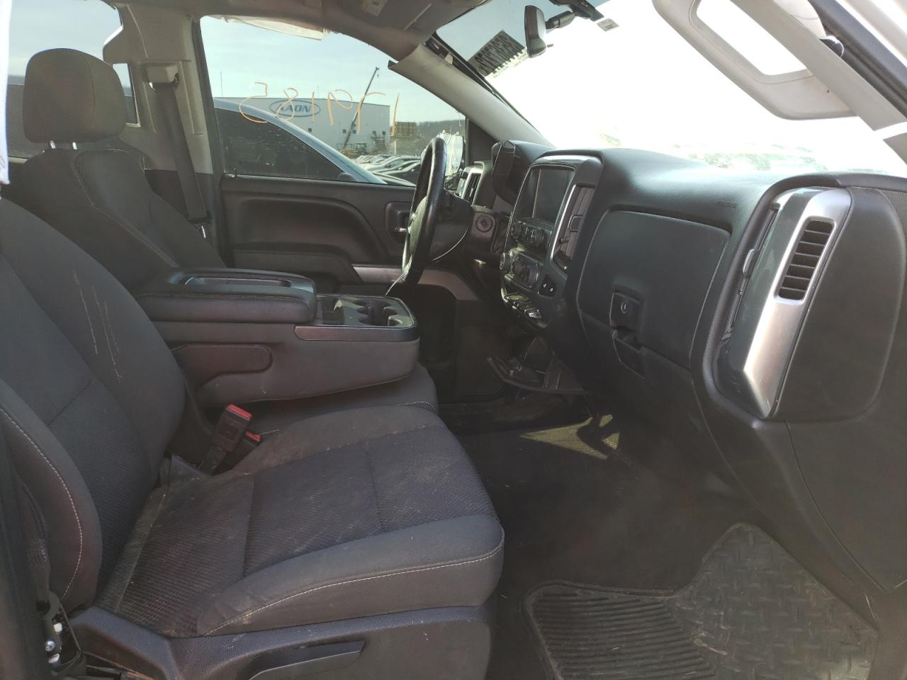 Photo 5 from auction – 2015 CHEVROLET SILVERADO with VIN 1GCVKREC2FZ215729