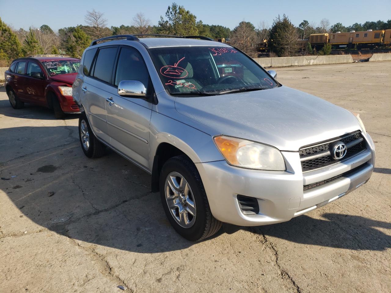 TOYOTA RAV4 2011 with VIN 2T3ZF4DV1BW099462 - Photo from auction