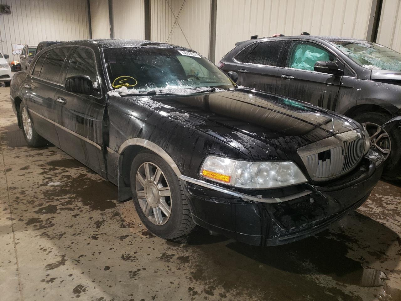 Photo 1 from auction – 2011 LINCOLN TOWN CAR S with VIN 2LNBL8FV8BX758914